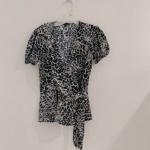 Banana republic. Small printed blouse.